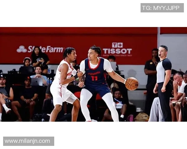 快船季前赛对阵广州龙狮比尔因膝伤缺席其他球员全力出战 快船季前赛对阵广州龙狮比尔因膝伤缺席其他球员全力出战