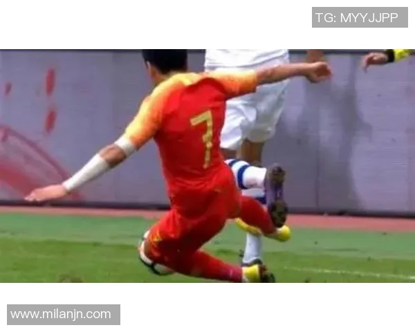 广西外援阿萨莫阿遭遇颈椎骨折意外撞坏场边LED广告牌引发关注 广西外援阿萨莫阿遭遇颈椎骨折意外撞坏场边LED广告牌引发关注