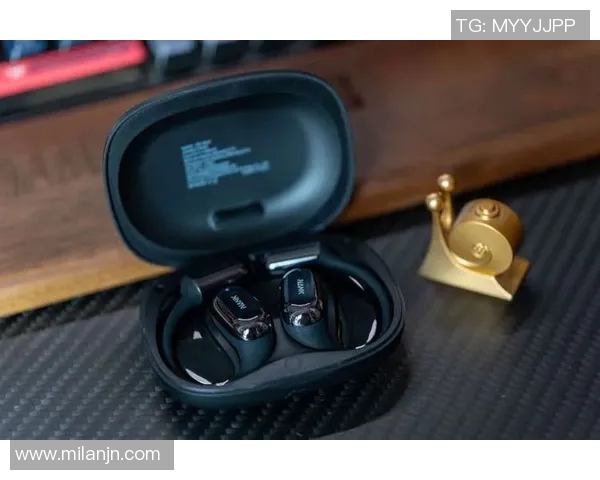 全屏沉浸体验,耳机加持,感受铁人客场的激情与震撼力量 全屏沉浸体验,耳机加持,感受铁人客场的激情与震撼力量