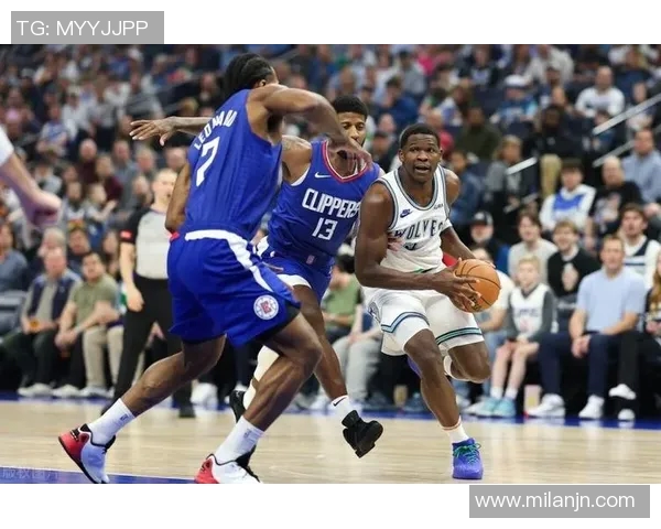 爱德华兹表现平平17投6中仅得17分贡献3篮板1断1帽令人失望 爱德华兹表现平平17投6中仅得17分贡献3篮板1断1帽令人失望