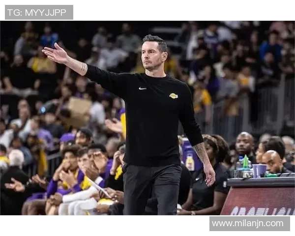 雷迪克谈詹姆斯:去年高要求今年共同制定新计划以提升球队表现 雷迪克谈詹姆斯:去年高要求今年共同制定新计划以提升球队表现