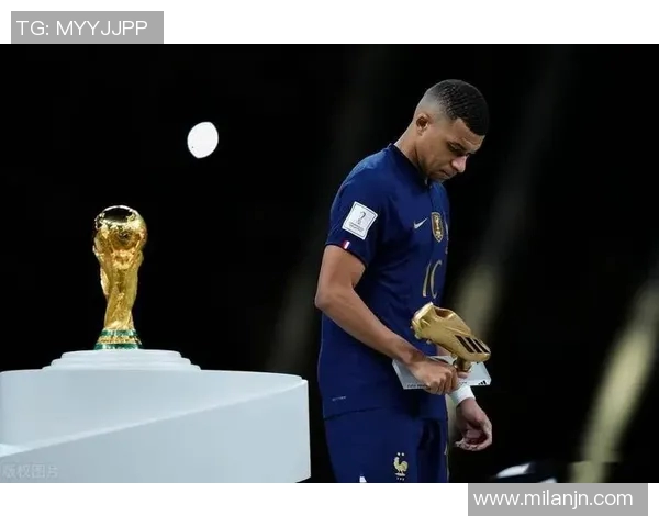 姆巴佩将于周五在伯纳乌包厢领取上赛季欧洲金靴奖盛典即将举行 姆巴佩将于周五在伯纳乌包厢领取上赛季欧洲金靴奖盛典即将举行