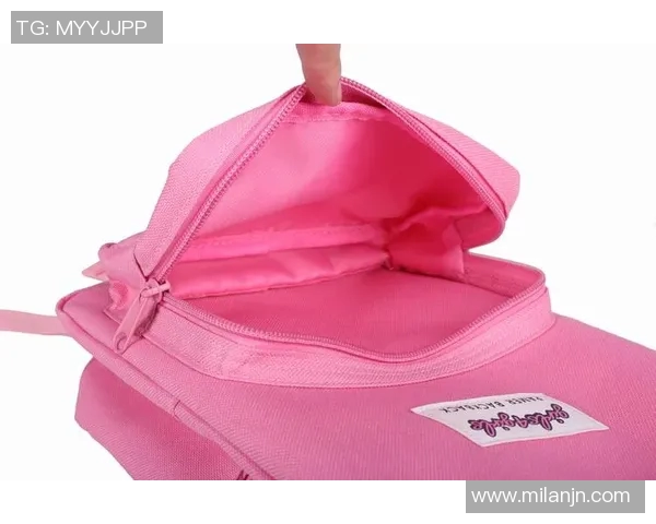 杨瀚森的粉色小书包背后故事：时尚与个性的完美结合