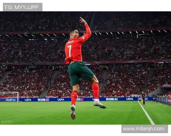 C罗获环球声望奖回应家人劝停称仍能为球队贡献为何不继续奋斗 C罗获环球声望奖回应家人劝停称仍能为球队贡献为何不继续奋斗