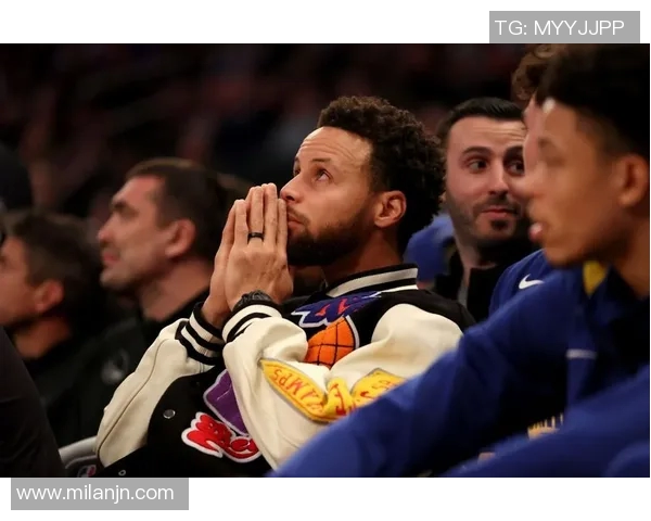 勇士库里复出迎战雷霆球队攻防兼备争夺胜利